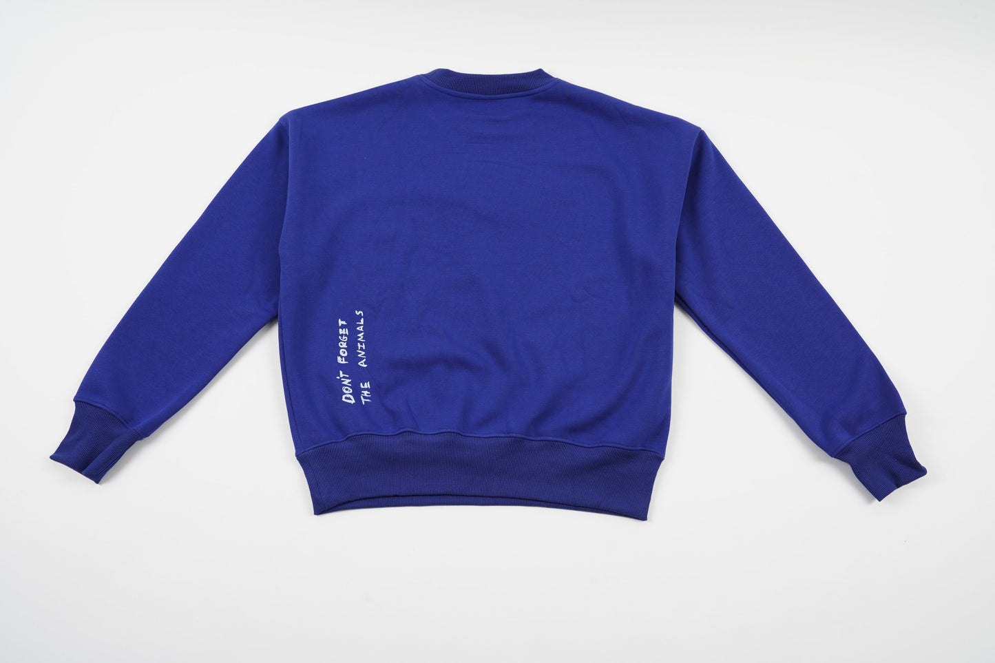 Blue Orangutan Endangered Species sweater made of organic cotton in the streetwear style with the phrase Don't Forget The Animals